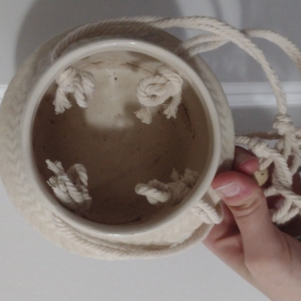 Ceramic/Macrame Hanging pot - Picture 3 of 3